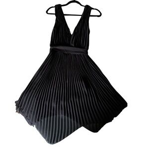 NWT Party of Two M Black Pleated Semiformal Dress